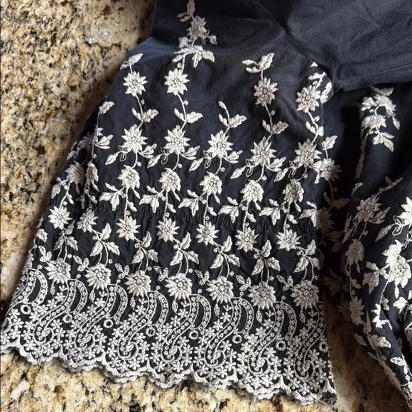 Black Dress with White Floral Embroidery by Ulla Johnson - Picture 5 of 6